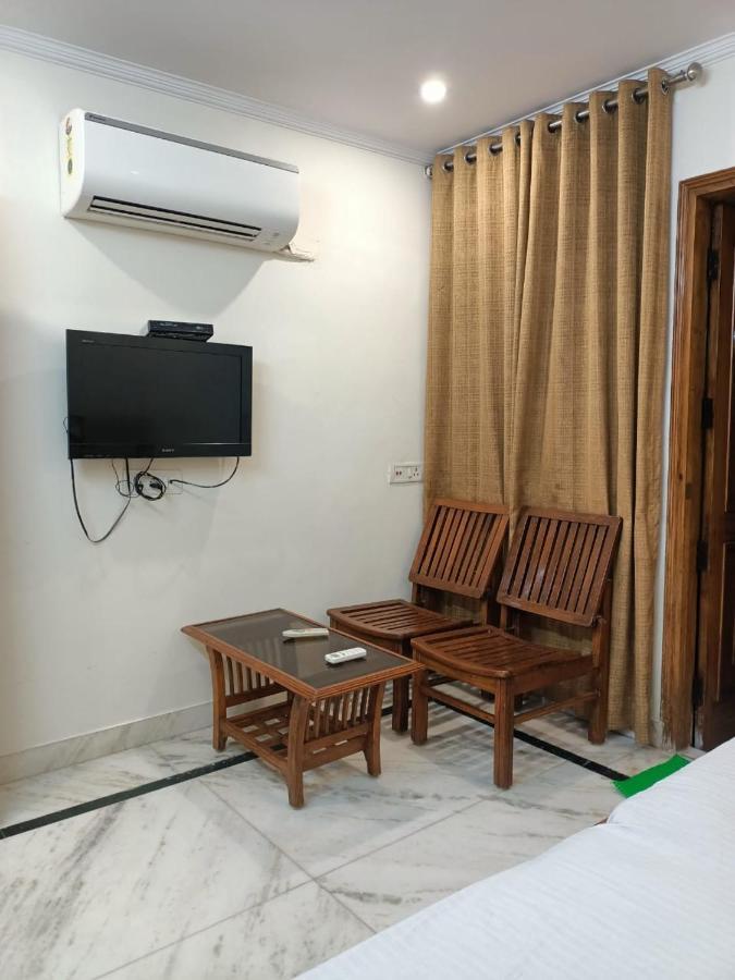 Hotel Empire&Banquet Hisār Exterior foto